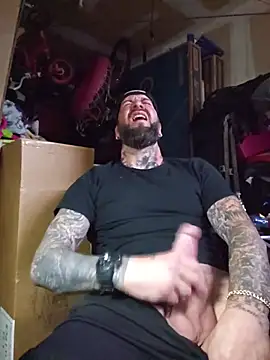 beardedtattood (Ask my age) - Let get this dick super hard 😈😈