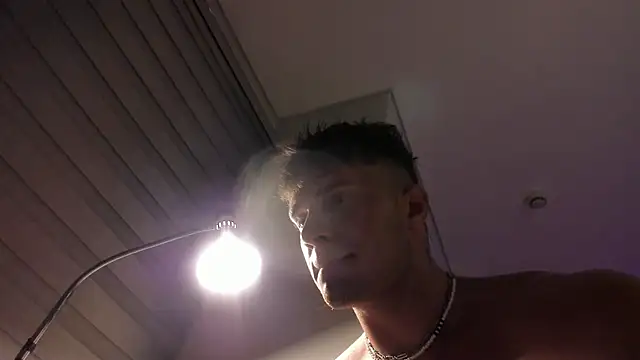 fresh_b1ood live cam on StripChat