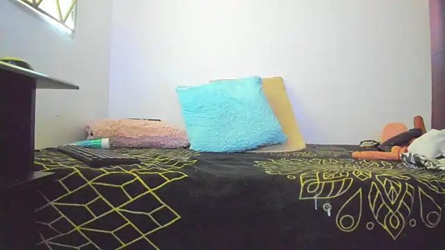 naty_hot4uu webcam