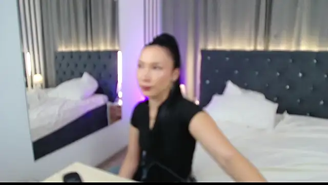 VikkyVonn webcam