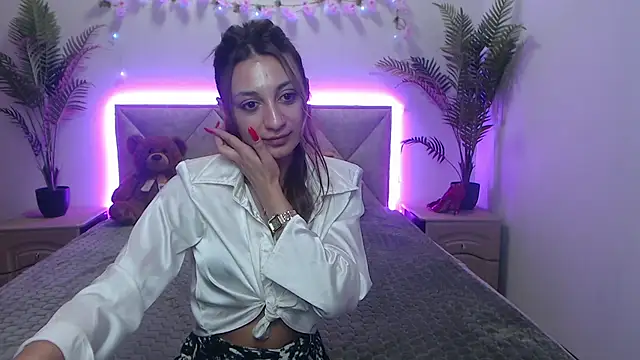 MiyaLinn webcam