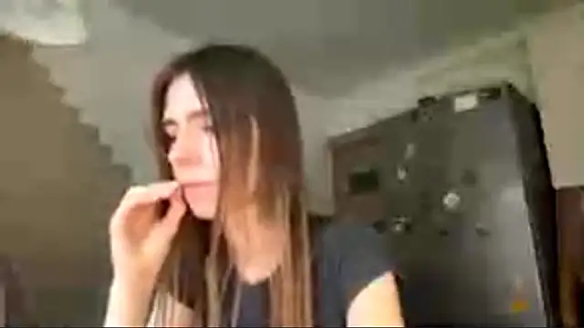 ZaraGuyette webcam