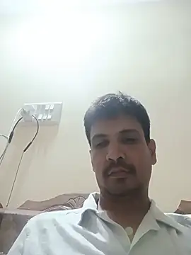 jeeva9242 (Ask my age) - Licking rubbing  pussy