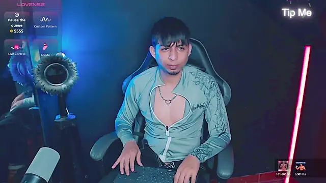 ALPHA_LATINO live cam