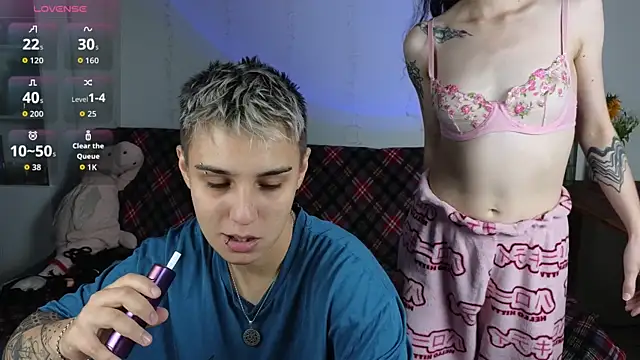 LuxuryLoverss webcam
