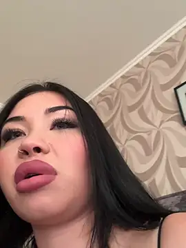 LaaadyDaaamn webcam