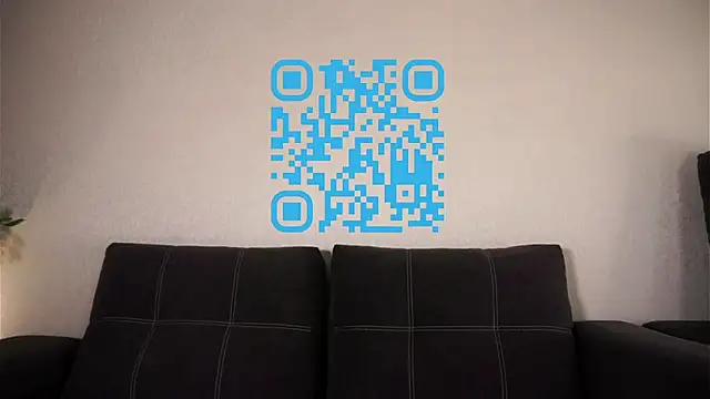 QueenieMerow webcam