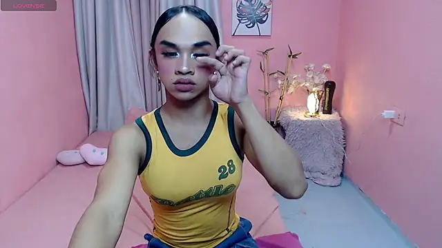 VivienneLuxe webcam