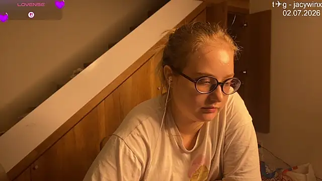 JacyWinslat live cam on StripChat