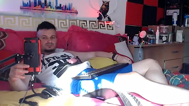Hugec0ck007 live cam on StripChat