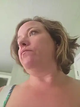 julimonroe live cam