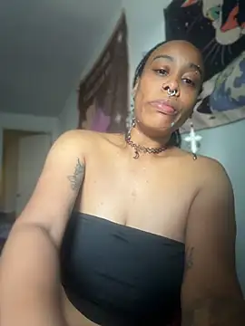 Lunalovesyou8 webcam