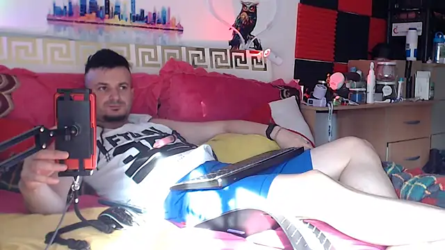 Hugec0ck007 live cam on StripChat