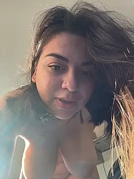 Lovynna live cam on StripChat