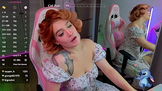 RedVelveten live cam on StripChat