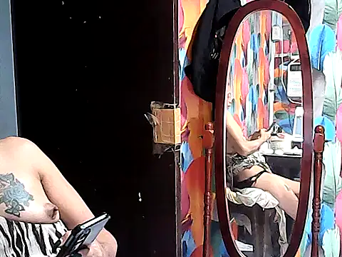 Simplewild21 live cam on StripChat