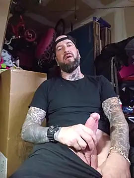 Beardedtattood live webcam show