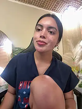 TS-SimplyTheBest live webcam show