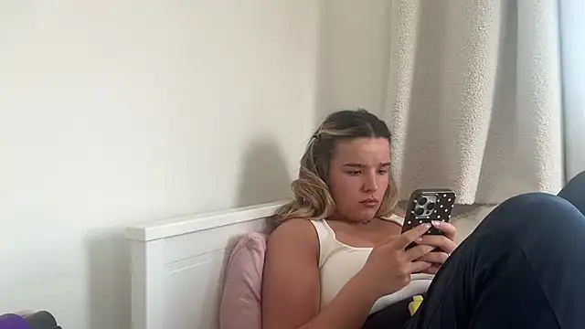 maisiesmithx live cam on StripChat