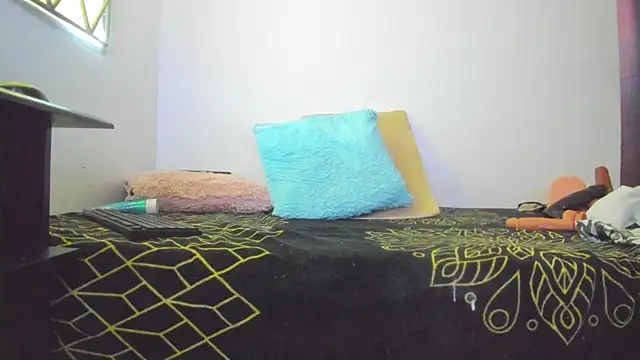 naty_hot4uu webcam