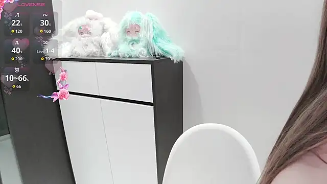 labubu-o (F teen) - 脱衣转盘