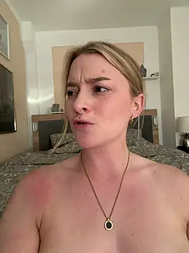 melanietesss (F young) - Top Off + Oil tits 🍒💦