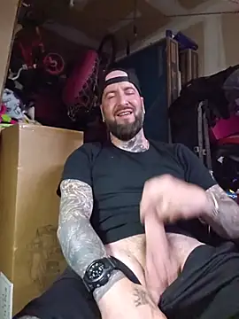 Beardedtattood live cam on StripChat