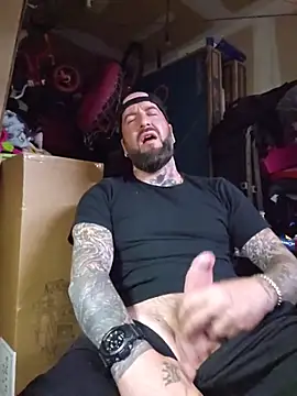 beardedtattood's live room
