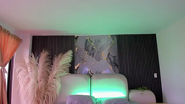 CarolineFyre live cam on StripChat