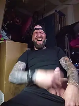 Beardedtattood live sex cam