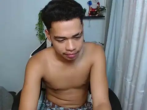 curlyasian_njxx