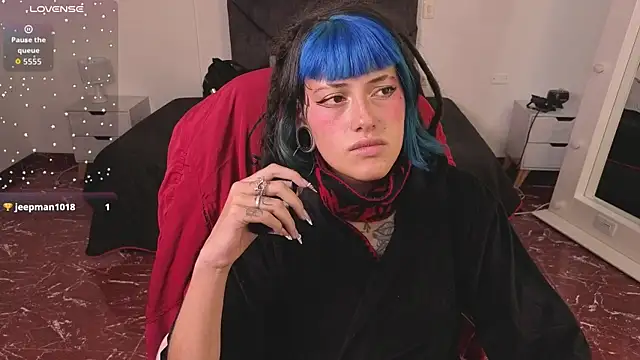 _sharlotte777 live cam on StripChat