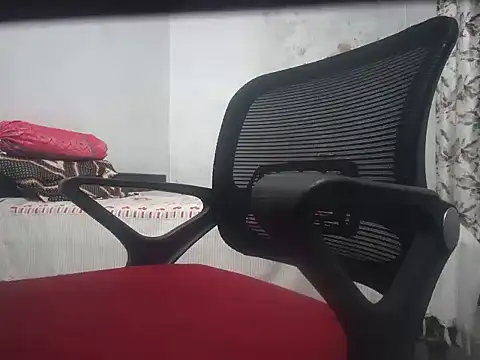 BlackkCrab live cam on StripChat