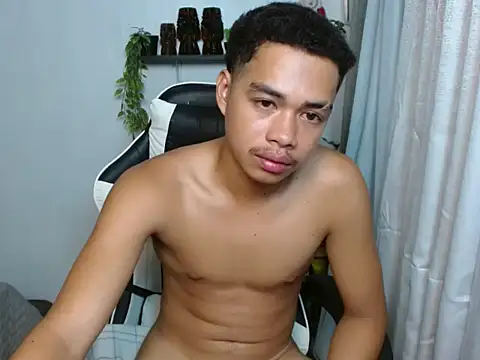 curlyasian_njxx webcam
