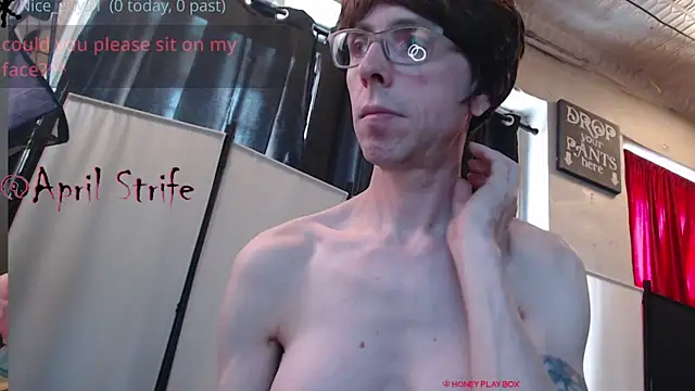 April_Strife webcam
