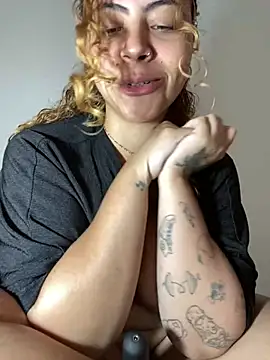 Chloe_Leaozinho webcam