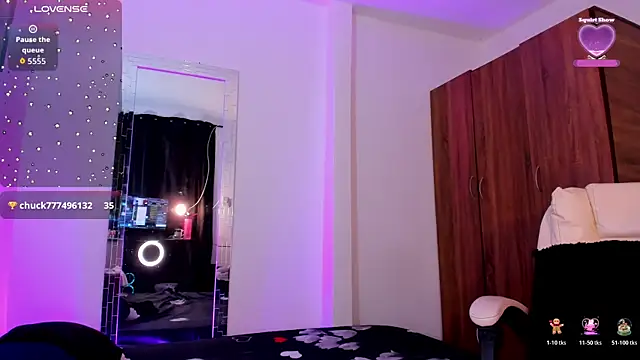 chloejones__ webcam