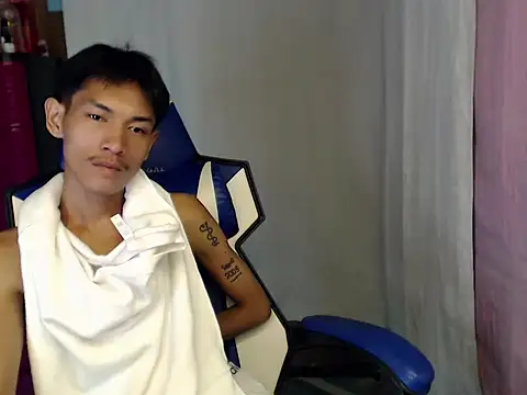 riks_tyler live cam on StripChat