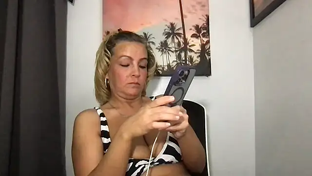 SattivvaXXX live webcam show
