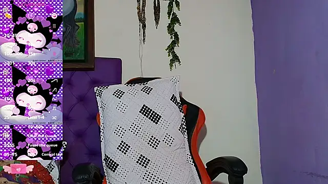 Cloeandtyfanny webcam