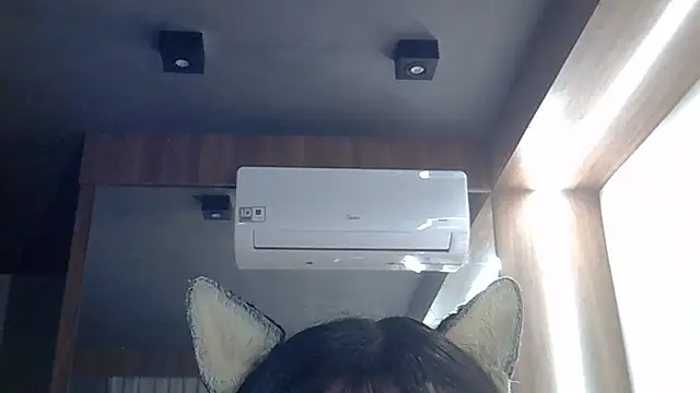 SkinnyKitten live cam