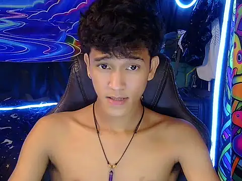 hugekenbigcock live cam on StripChat