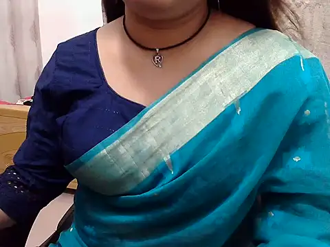SexyRani2000 live cam on StripChat