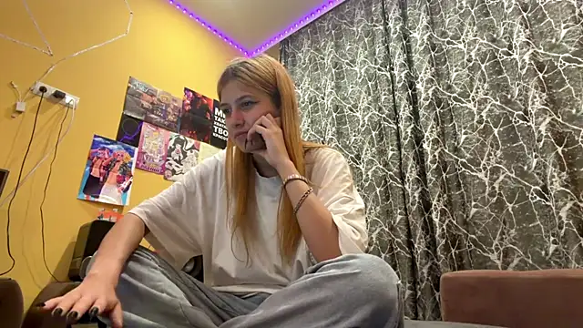 LinZavr live webcam show