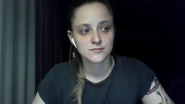 LeaWetGirl webcam