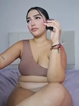 mia_em - Mia_em's free webcam - UK Sex Cams