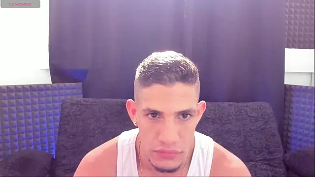 jhonnysnow17 live webcam show