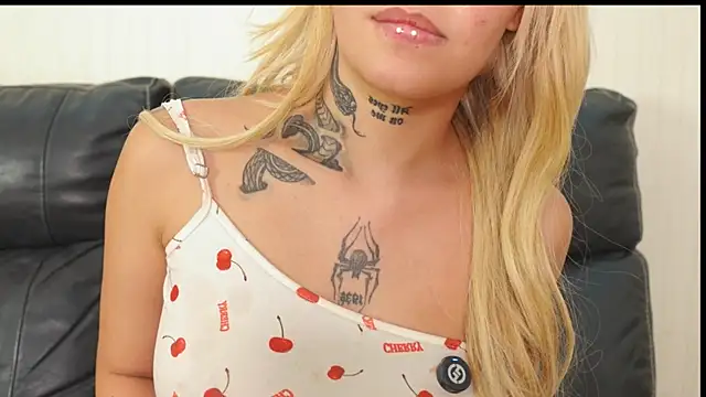 MadelineShine webcam
