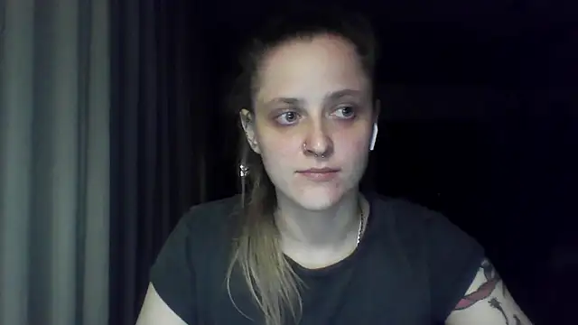 LeaWetGirl webcam