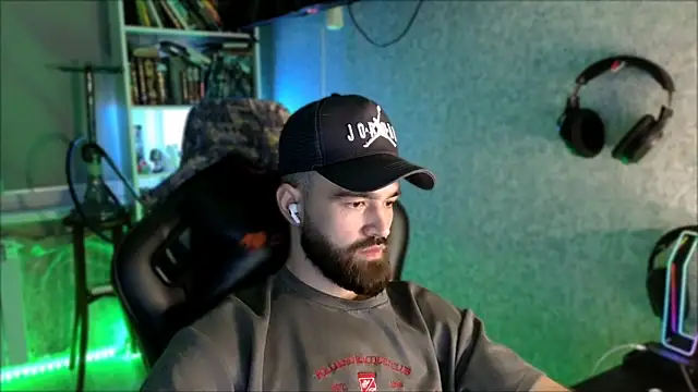 _Serious_Man webcam
